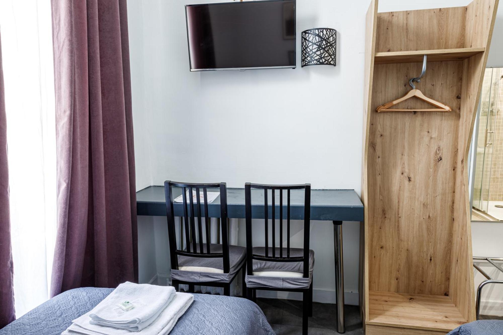 Twin Room,1545739192:JPEG